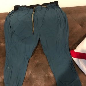 Men’s lululemon windbreaker pants